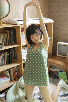 日本r级和子同居的日子观看
